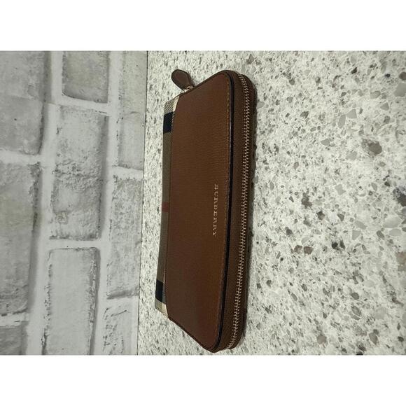 Burberry Elmore Leather and Canvas Horseferry Check Zip Wallet - Picture 8 of 11